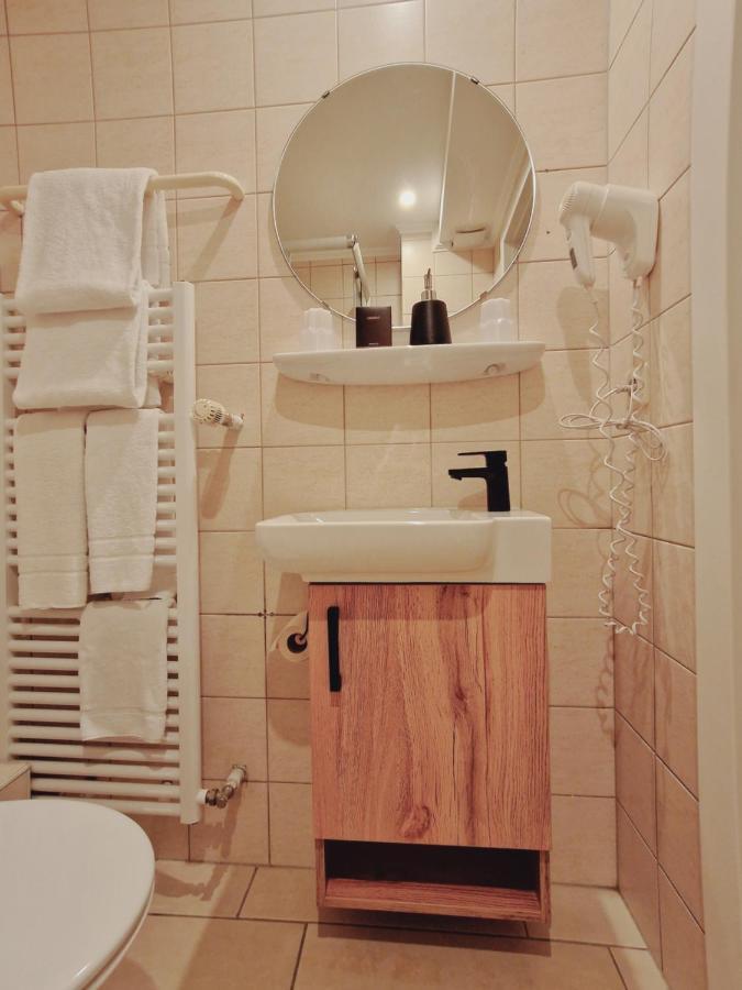 Bivius Hotel Restaurant Luxembourg Strassen Zewnętrze zdjęcie