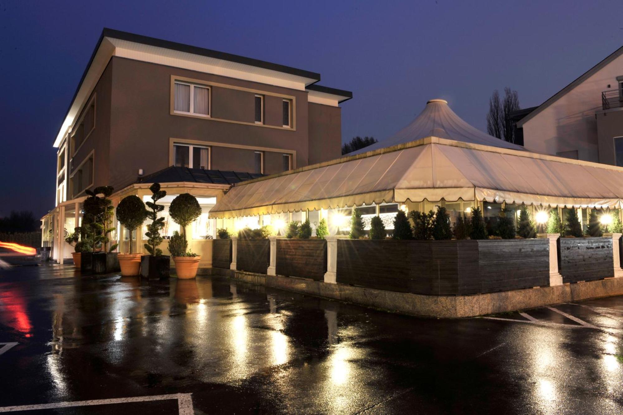 Bivius Hotel Restaurant Luxembourg Strassen Zewnętrze zdjęcie