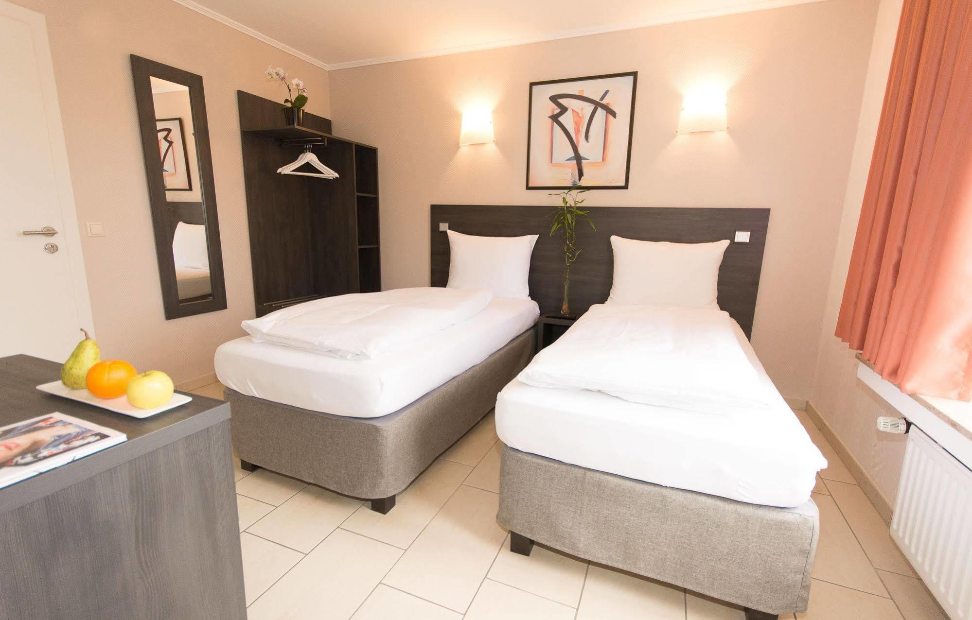 Bivius Hotel Restaurant Luxembourg Strassen Zewnętrze zdjęcie