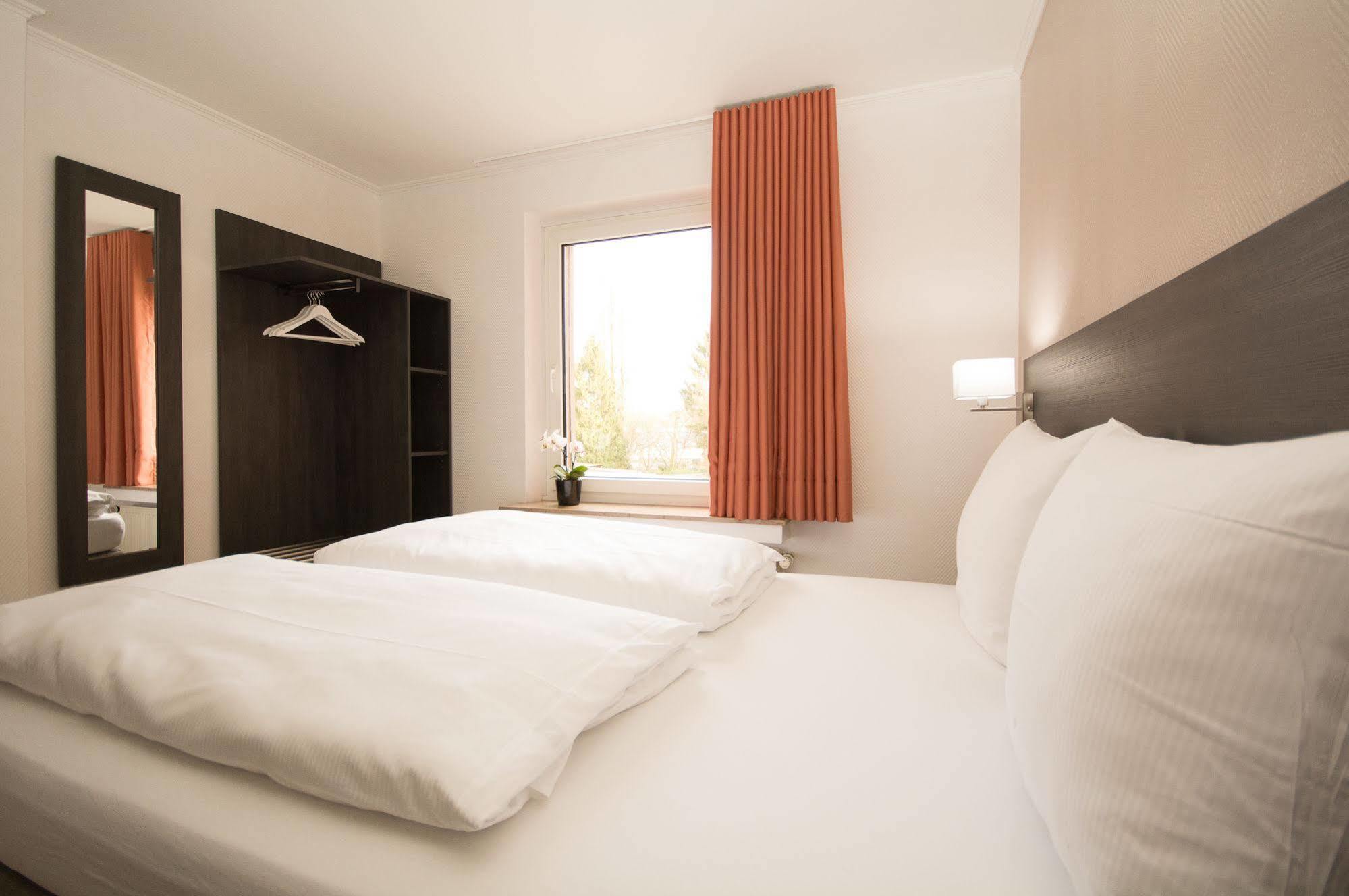 Bivius Hotel Restaurant Luxembourg Strassen Zewnętrze zdjęcie