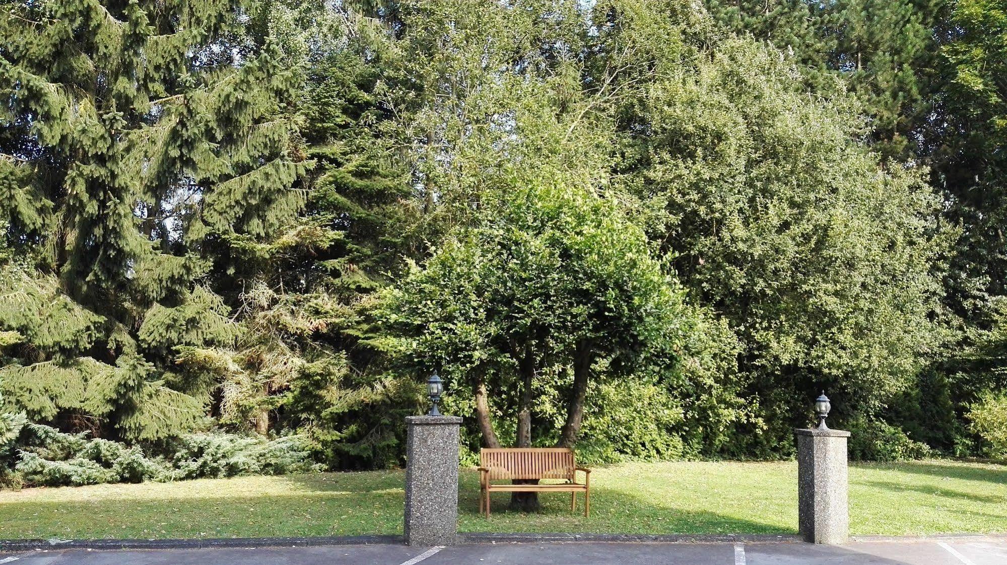 Bivius Hotel Restaurant Luxembourg Strassen Zewnętrze zdjęcie